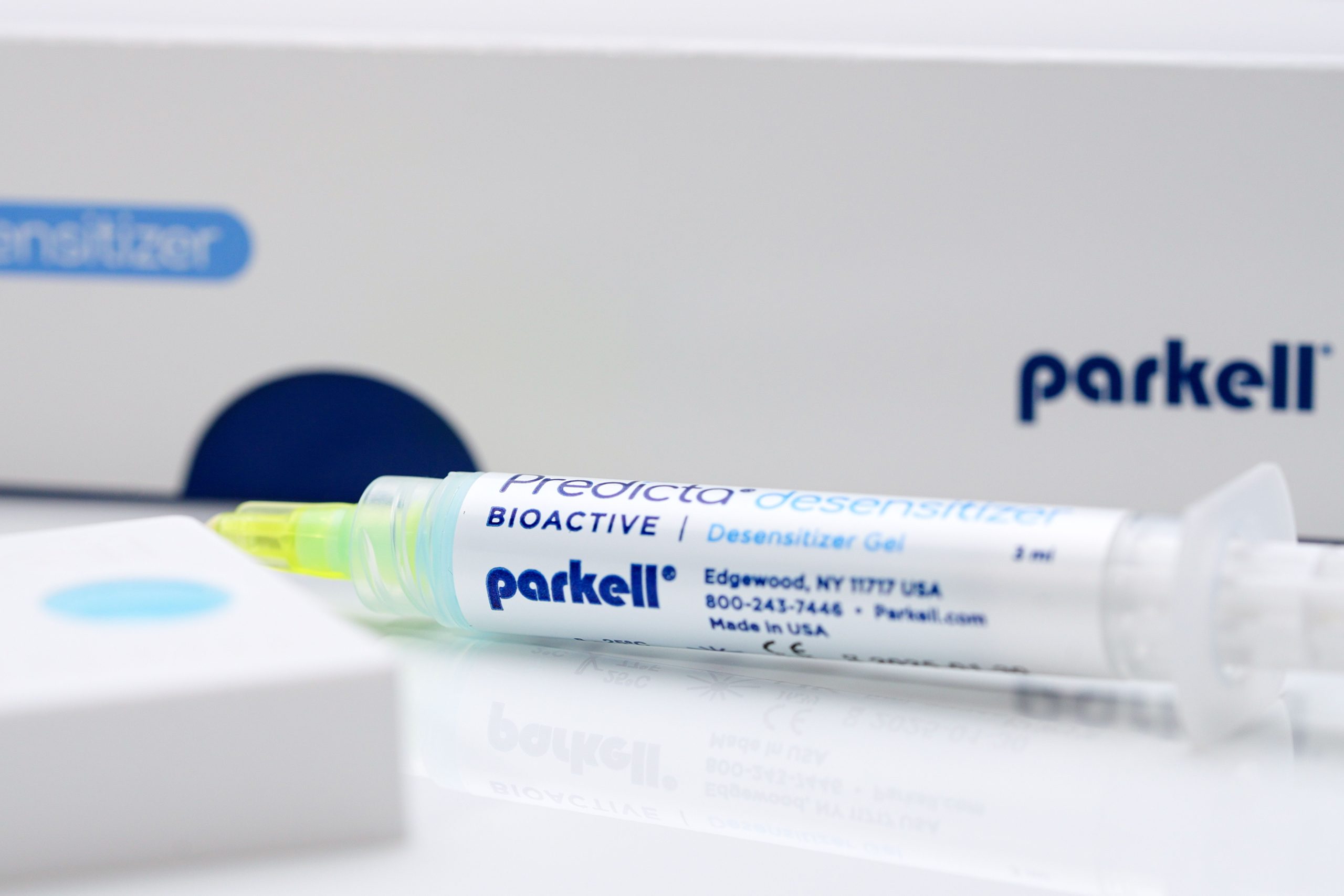 Predicta Bioactive Desensitizer kit shown with a syringe, and a mixing well